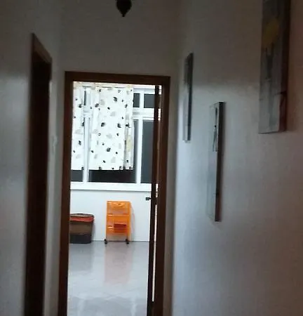 Almirante Reis Apartment *