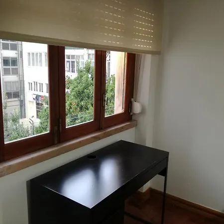 Almirante Reis Apartment *